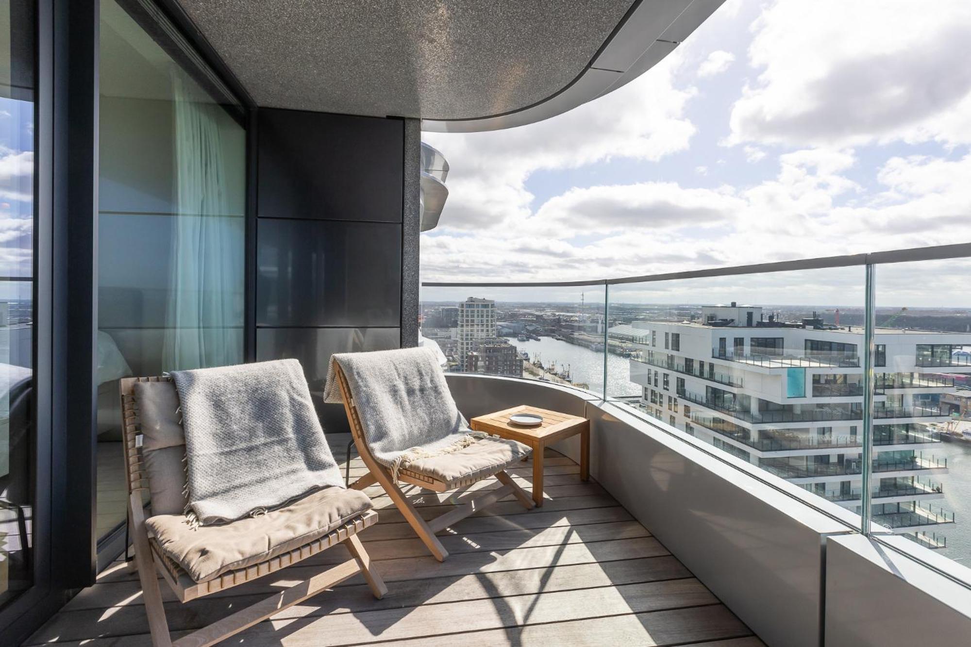 Apartment Sea Meets Sky - Ensor *